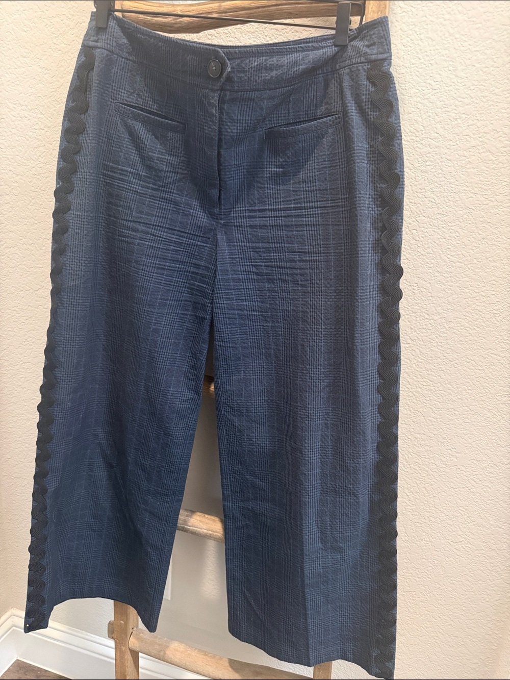 Anthropologie / Maeve Navy Blue Wide Leg Crop Pants with Rick rack side trim
